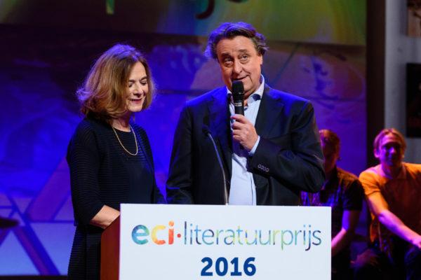 Martin Michael Driessen wint de ECI Literatuurprijs van 2016 - Foto: Roy Beusker